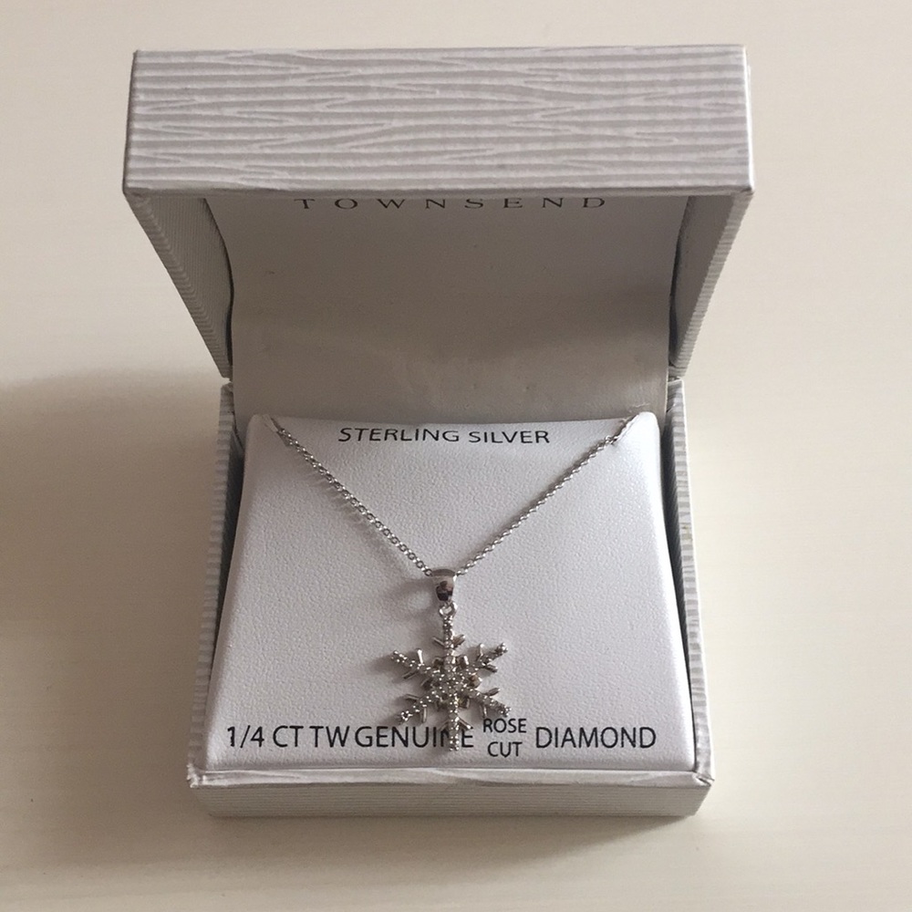 NWT Sterling Silver diamond snowflake necklace